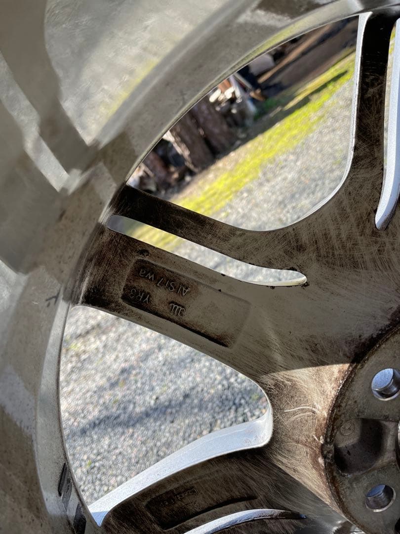 Naokin ⭐︎バリ溝アウディQ5 スタッドレス235/60/R18