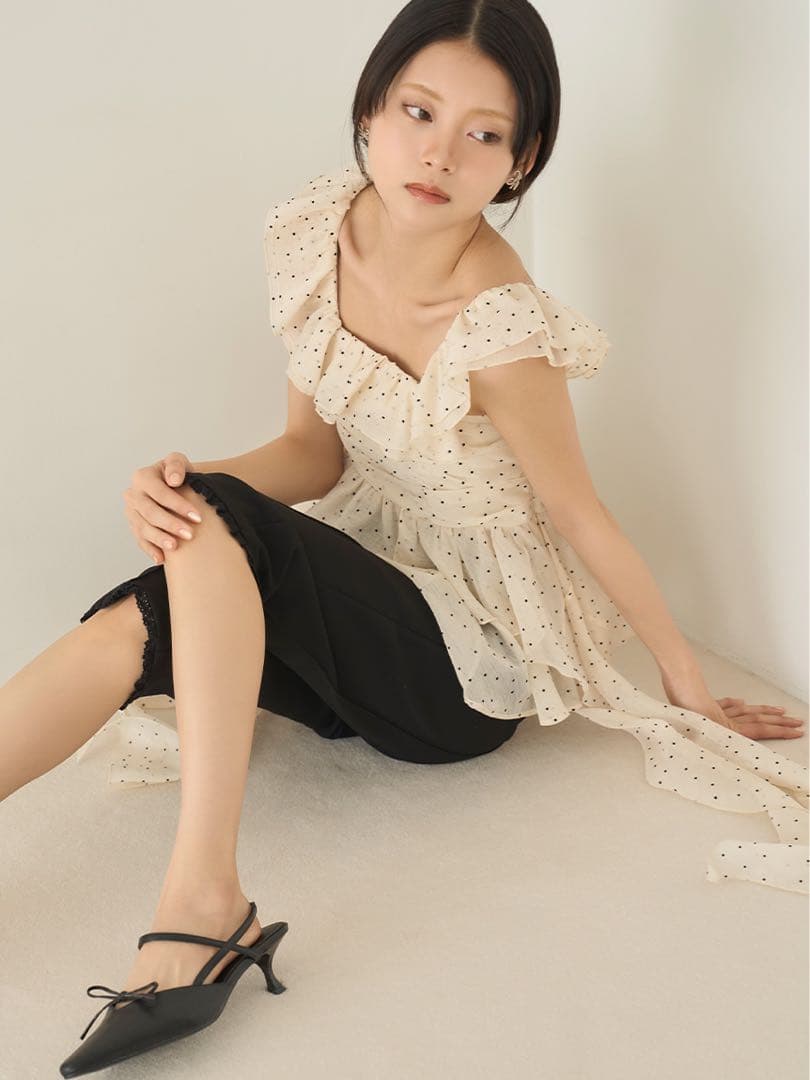 LILY BROWN ペプラムフリルトップス