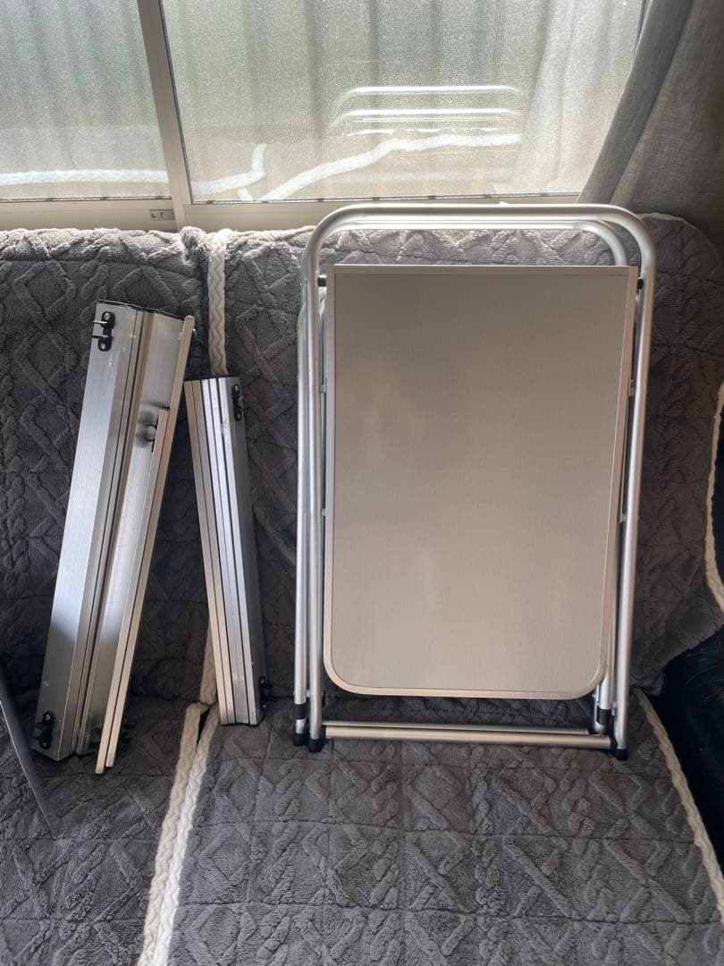 未使用品！　アルミ製折りたたみテーブルチェアセット