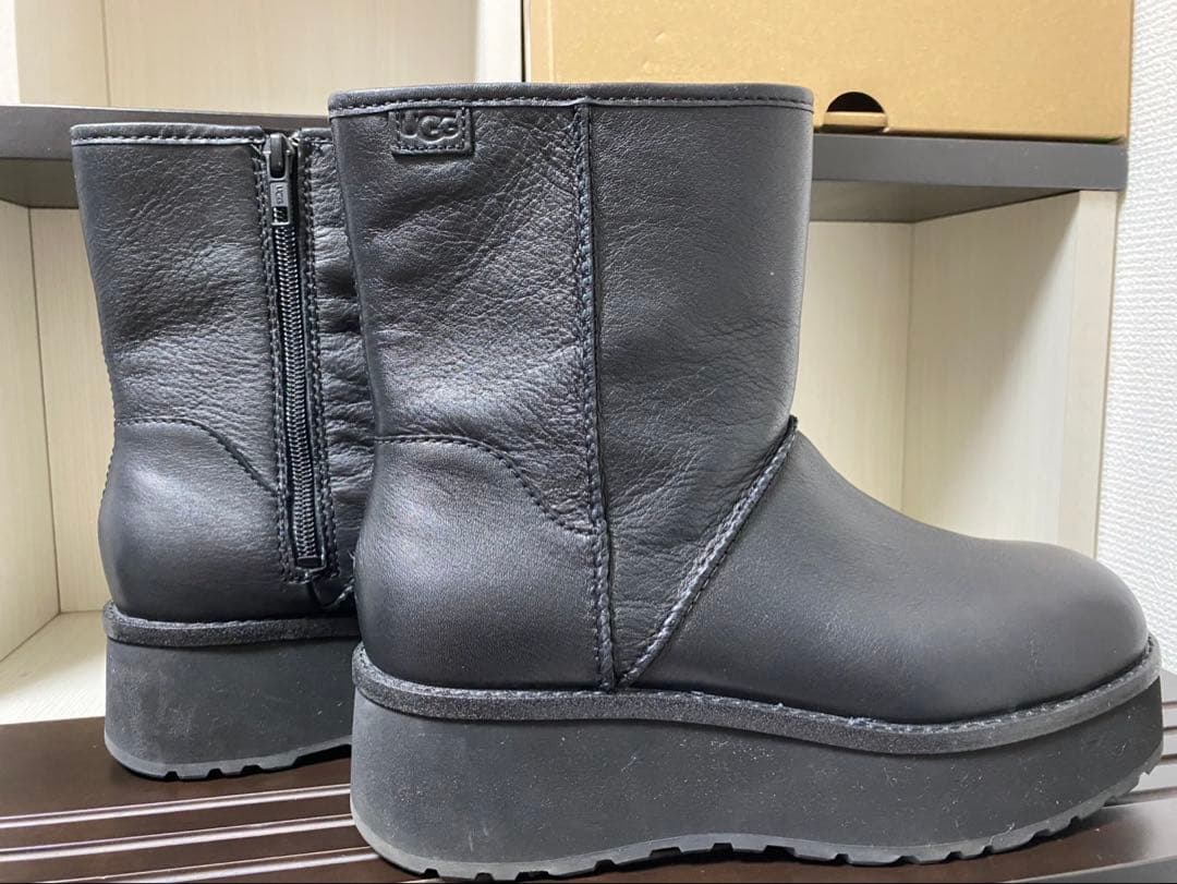 UGG ブラックレザー