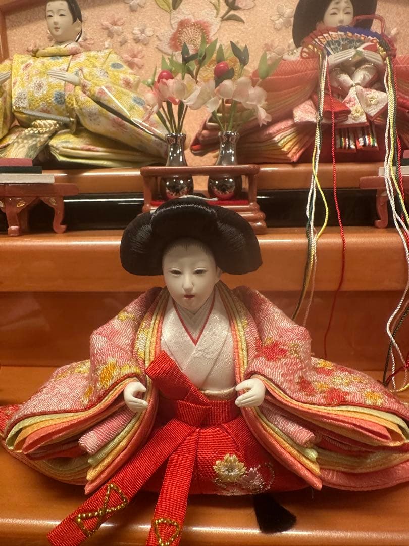 雛人形 三段飾り ピンク塗台 親王 三人官女 新品展示品