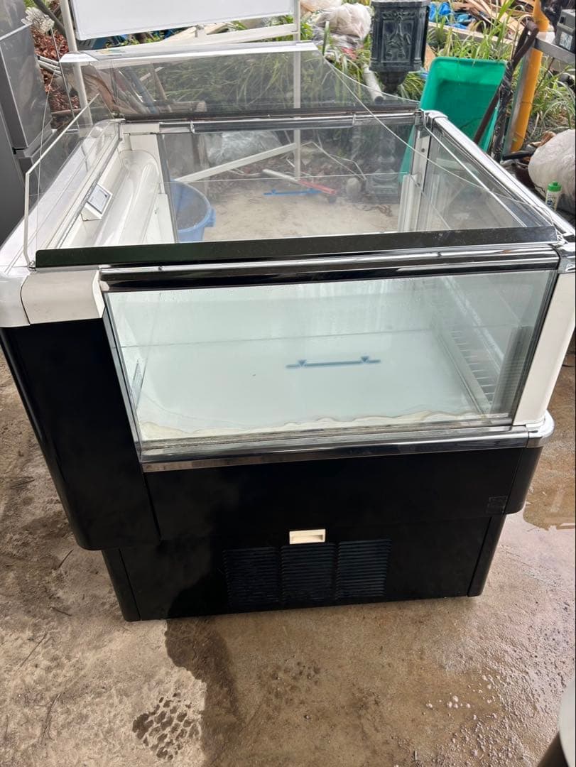値下げ中業務用冷凍ショーケースBIEG-103F ショーケース 750W2台