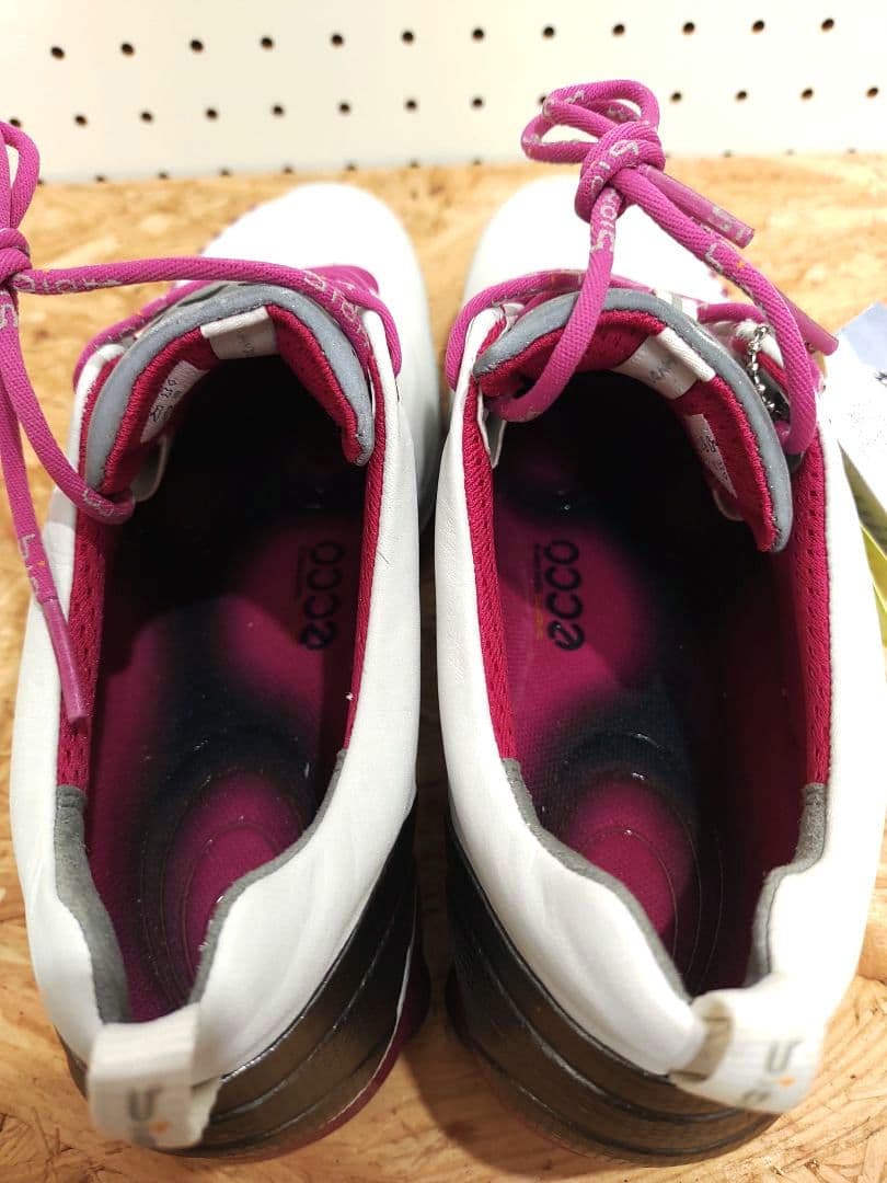 ECCOゴルフシューズ37 23.5cmソフトスパイクbiom