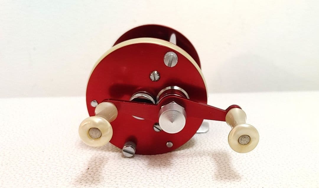 Ambassadeur 1750 A ベイトリール