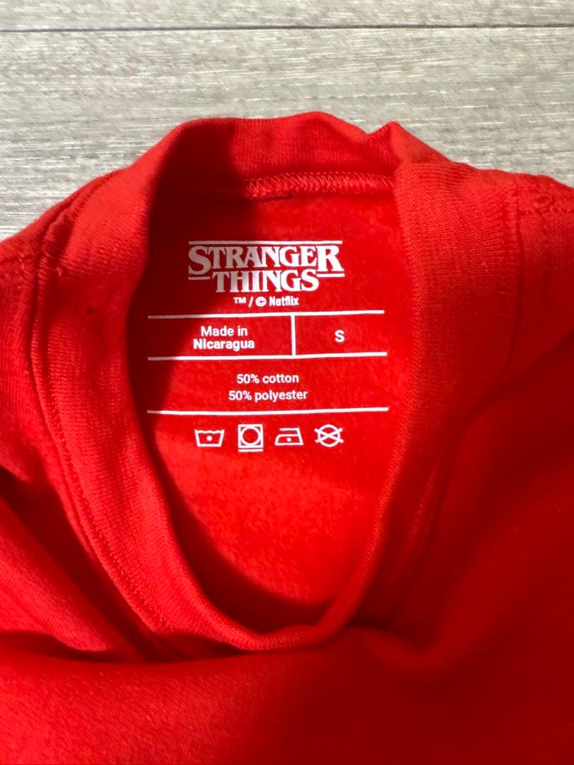 ストレンジャーシングス　WSQK トレーナー Sサイズ