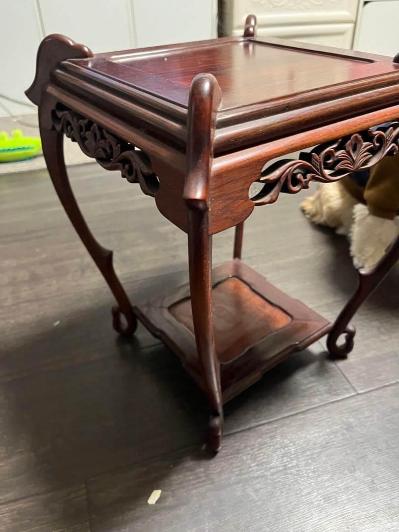 木製彫刻入り2段テーブル