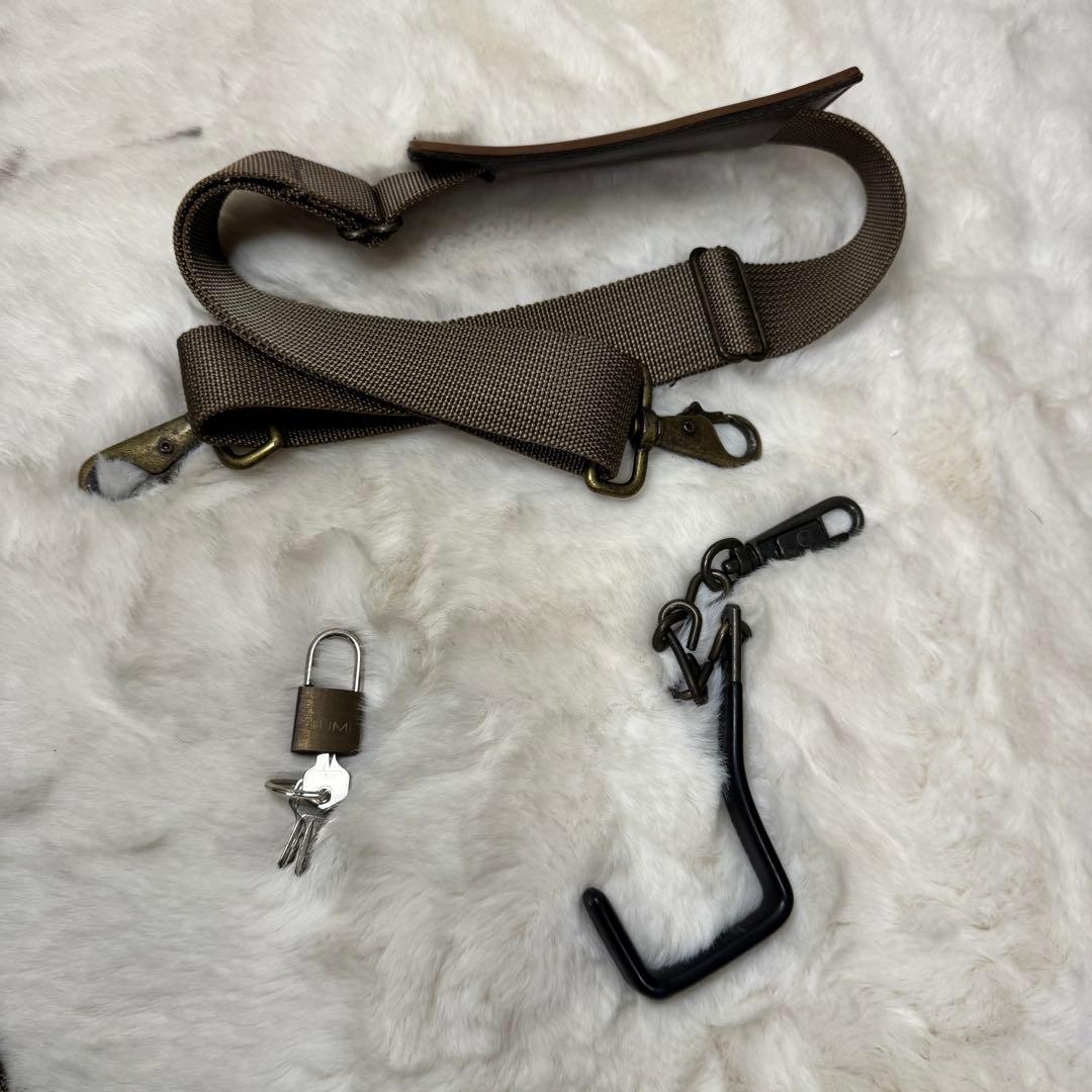 TUMI ガーメントバッグ オリーブグリーン