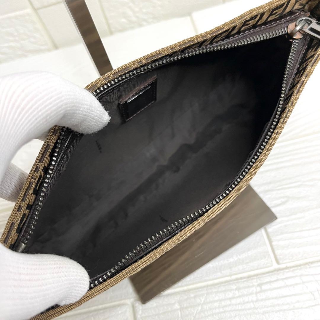 ✨上美品✨☘️FENDI☘️✨アクセサリーポーチ✨ズッキーノ✨キャンバスレザー✨