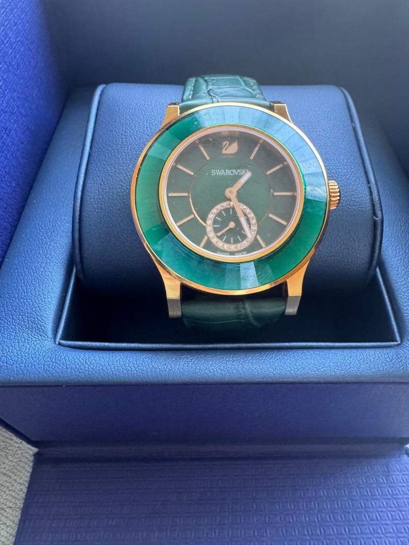 ピカフ……専用SWAROVSKIス希少時計／初期モデルオクテア／レザー新品電池