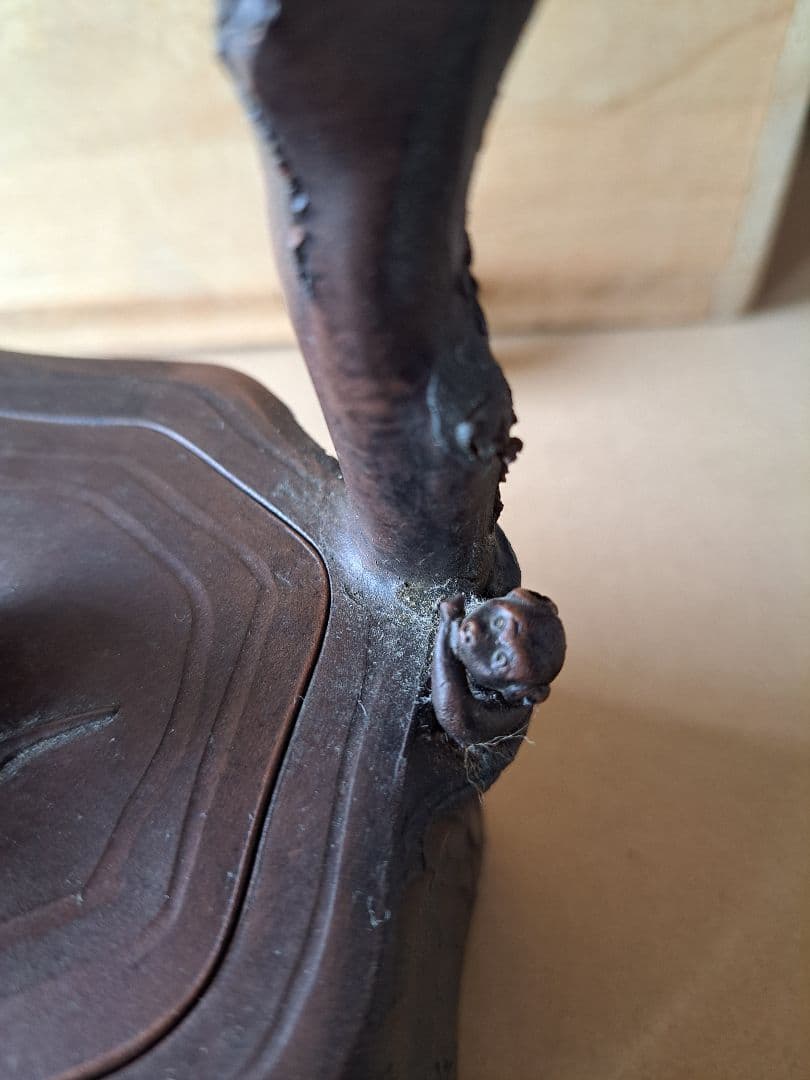 古い中国茶器　5匹の猿と切り株