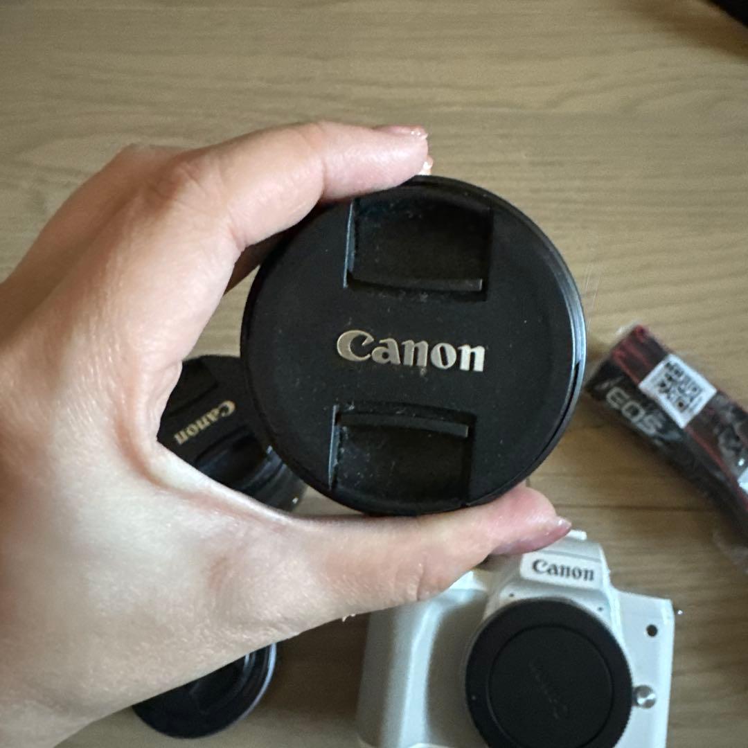 Canon EOS kiss M ミラーレス一眼 ホワイト 3本レンズ付き