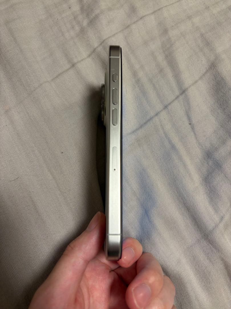 こ*く様 【ジャンク】iPhone 15 Pro 512GB ホワイトチタニウム