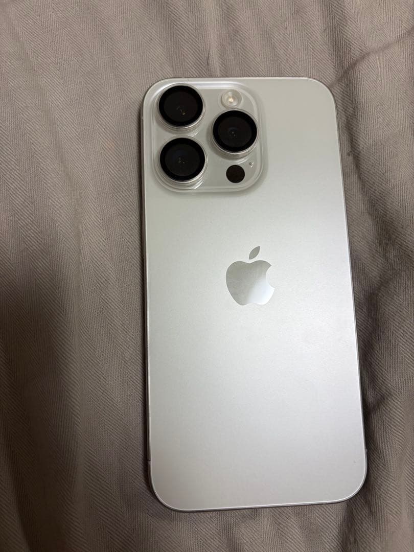こ*く様 【ジャンク】iPhone 15 Pro 512GB ホワイトチタニウム