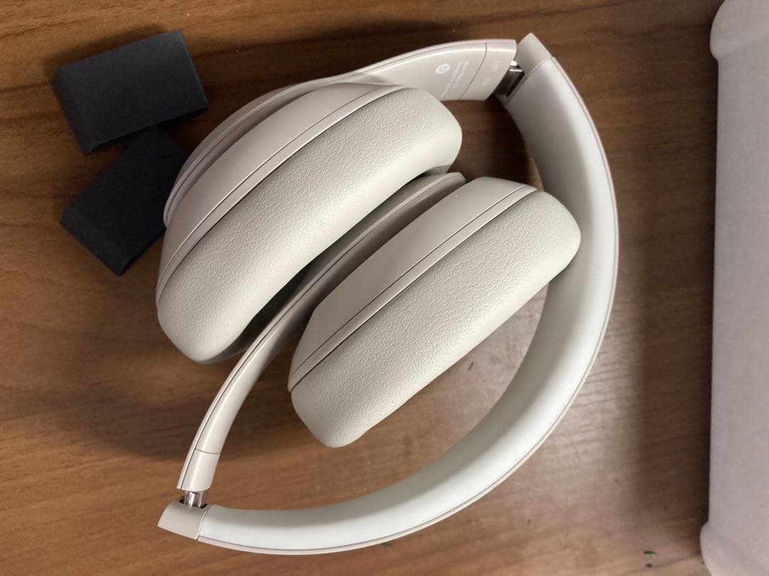 Beats Studio Pro ワイヤレスヘッドホン　サンドストーン