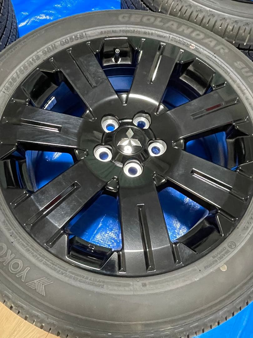 三菱デリカD5 シャモニー タイヤ ホイール【新車外し】1点ずつ出品　（1/4）