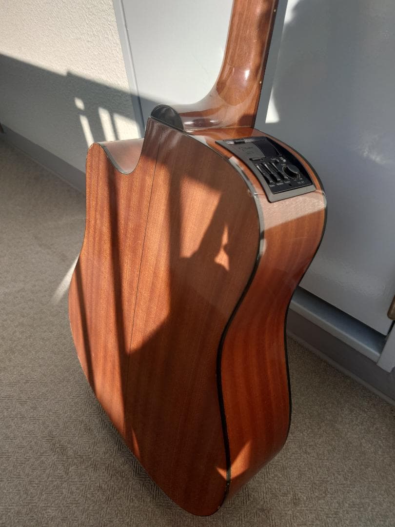 A*o様 ギターTakamine EG340C エレアコ・クエレクトリック・アコ