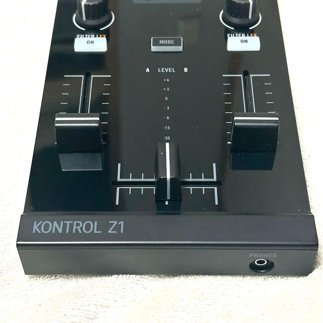 【美品】TRAKTOR KONTROL Z1 DJコントローラー AC不要モデル