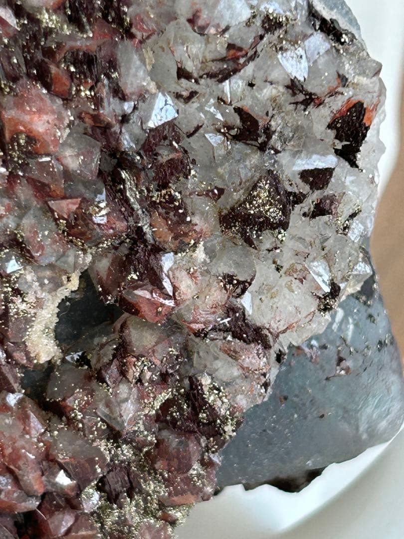 モロッコ産 ブルーフローライト × レッドクォーツパイライト共生 原石