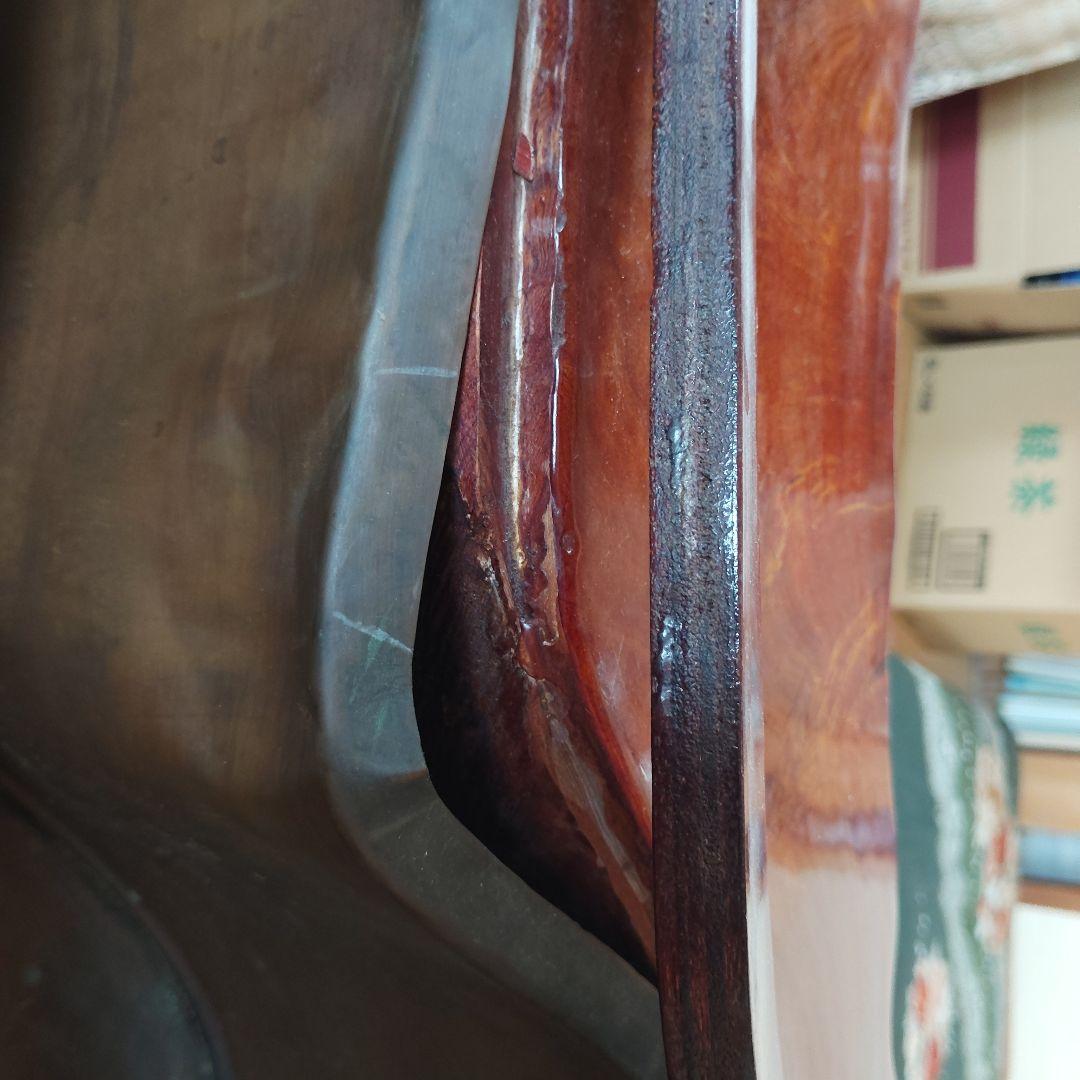 杉の木の自然形状座卓