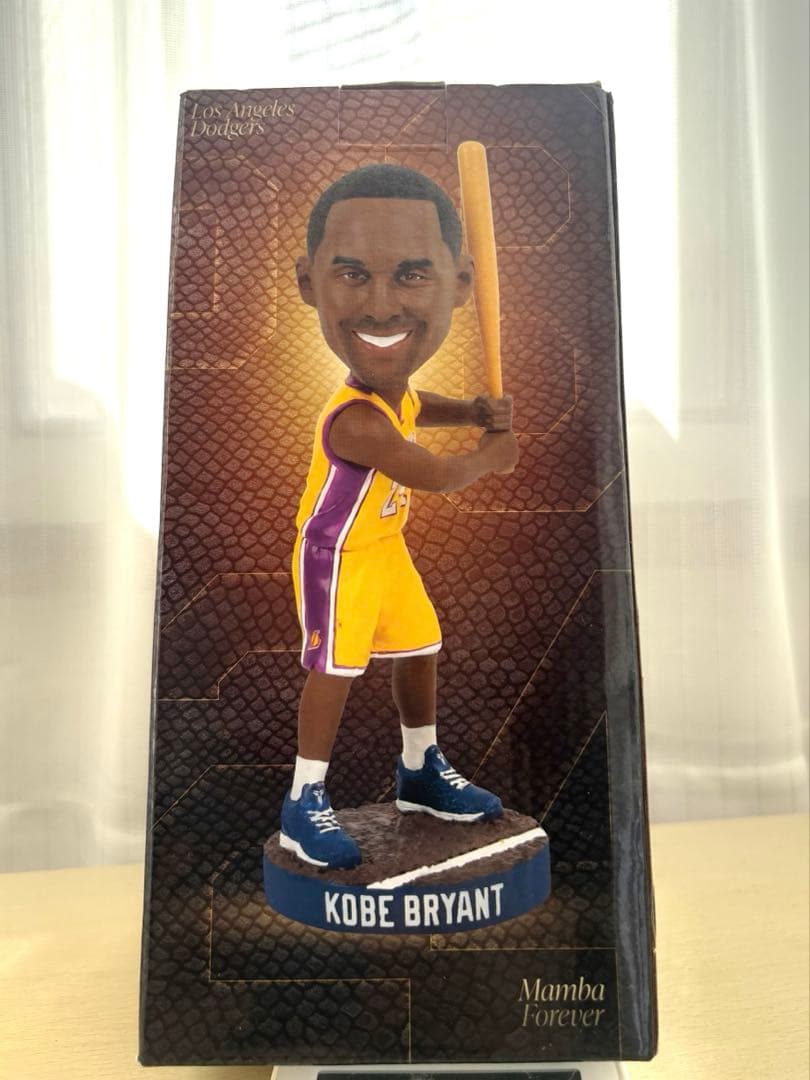 コービーブライアント，ボブルヘッド人形