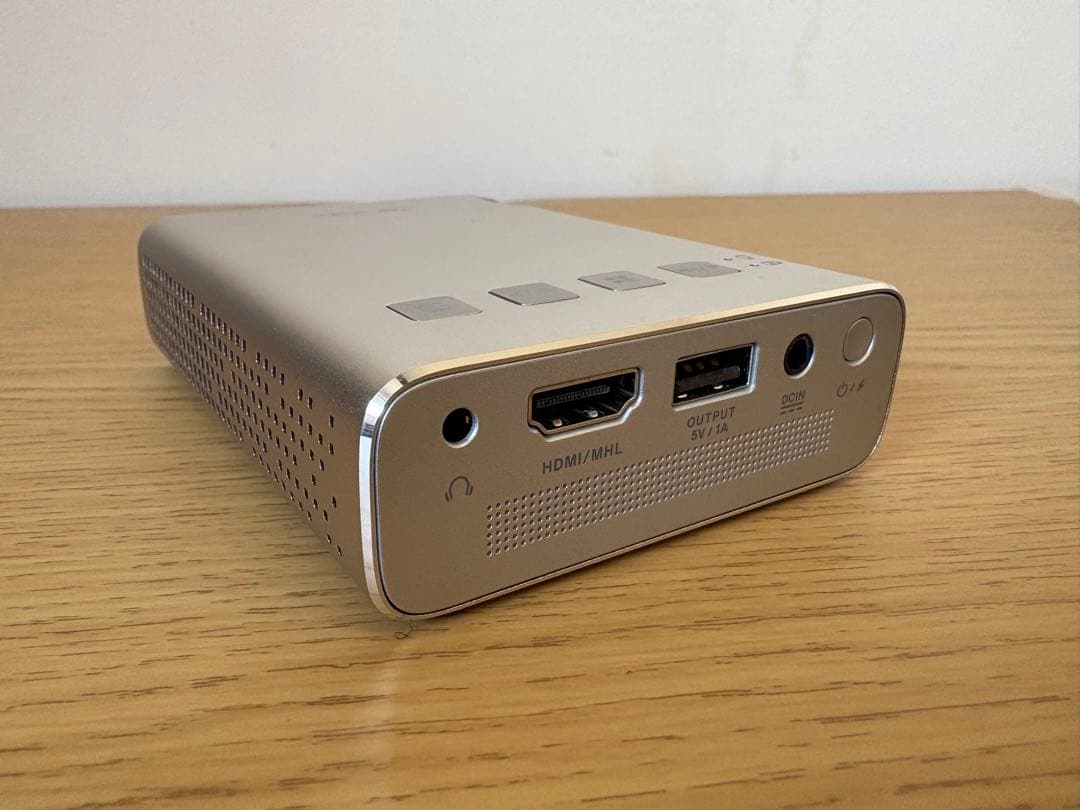 プロジェクター　ASUS ZenBeam E1 ＋JOBYゴリラポッド三脚セット