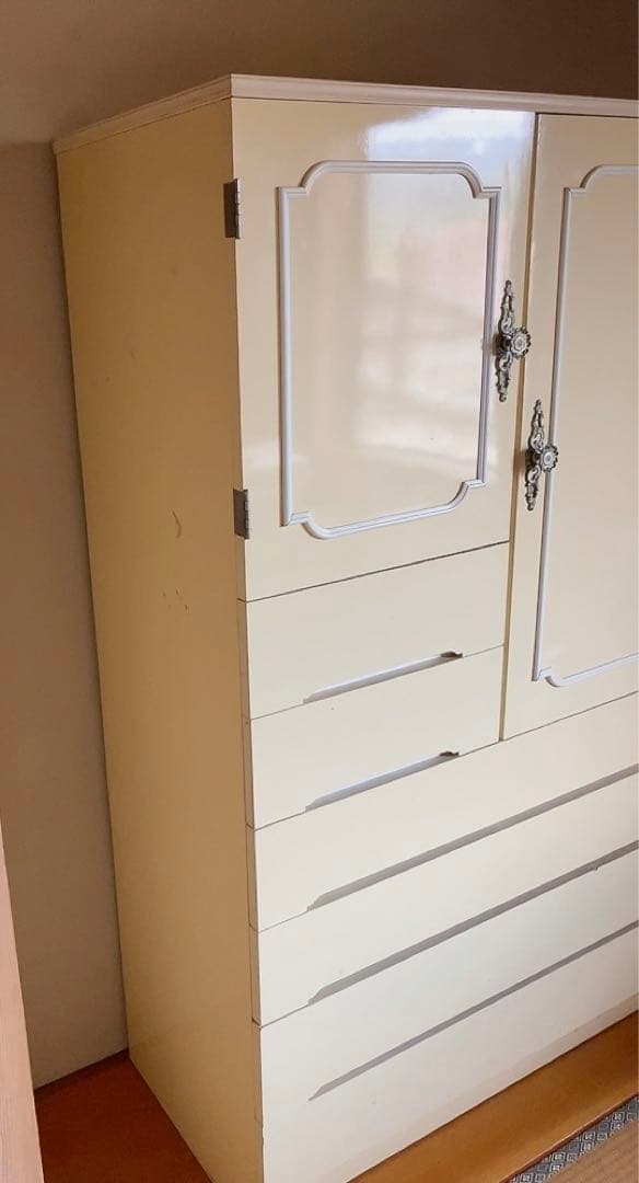 昭和レトロ　タンス　クリーム色　ハンガー掛けあり　子供用　育児タンス　幼児