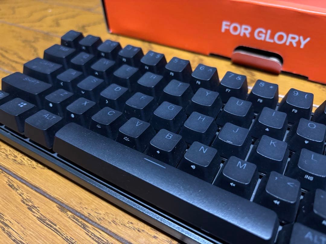 Steelseries Apex Pro Mini ゲーミングキーボード