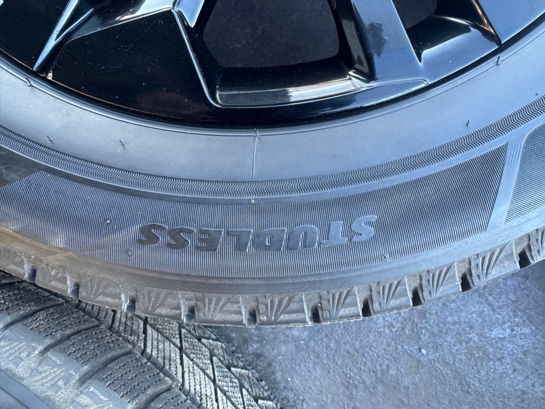 スタッドレス　ブリザックVRX3 2023 リフター　ベルランゴ　ドブロ