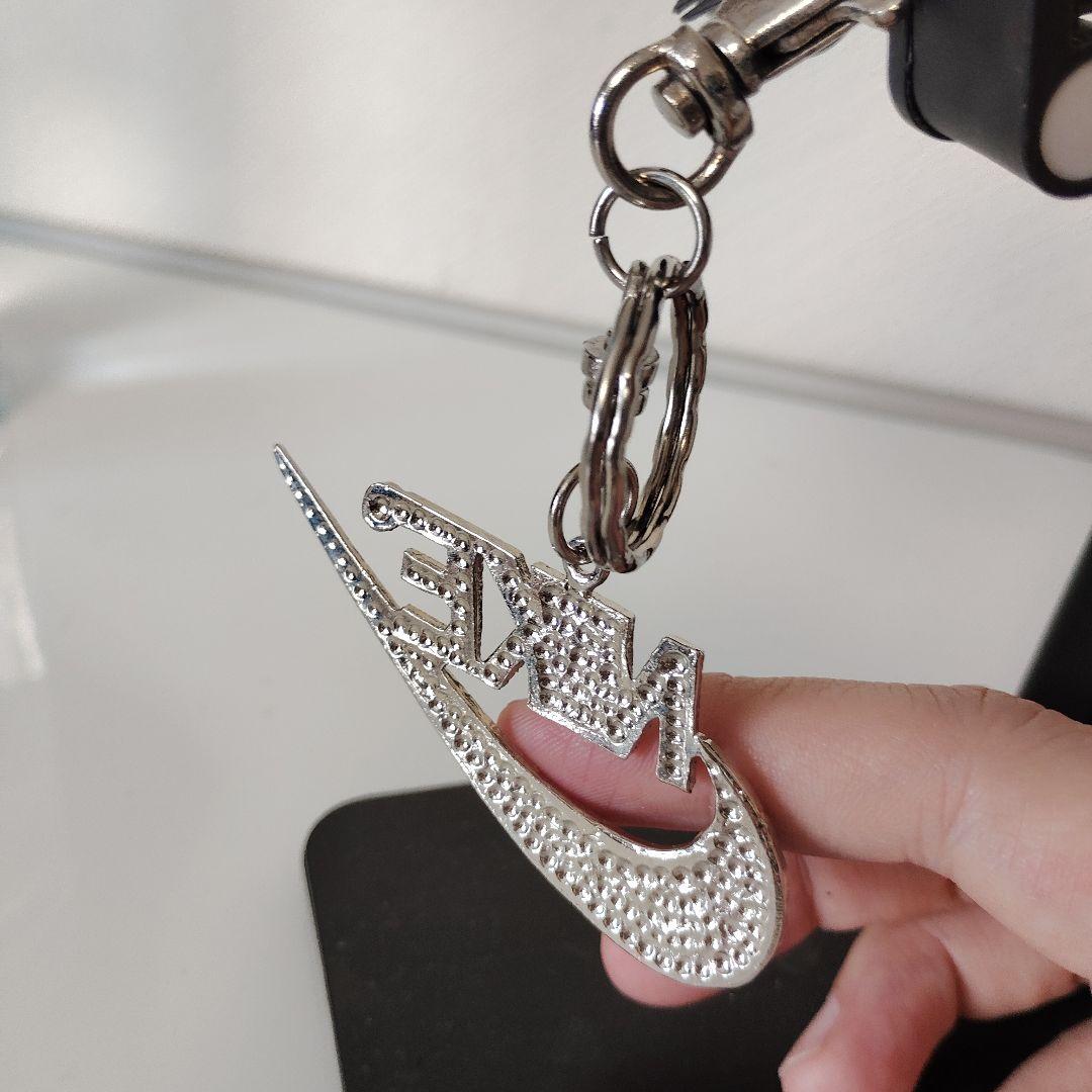 NIKE ロゴ キーホルダー シルバー/ブルー