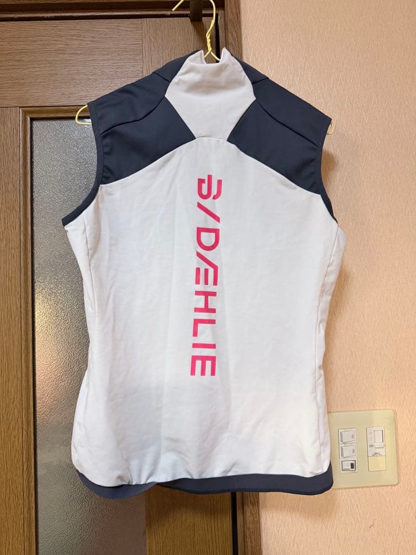 クロスカントリースキー　ビョルンダーリ女性ベストXS