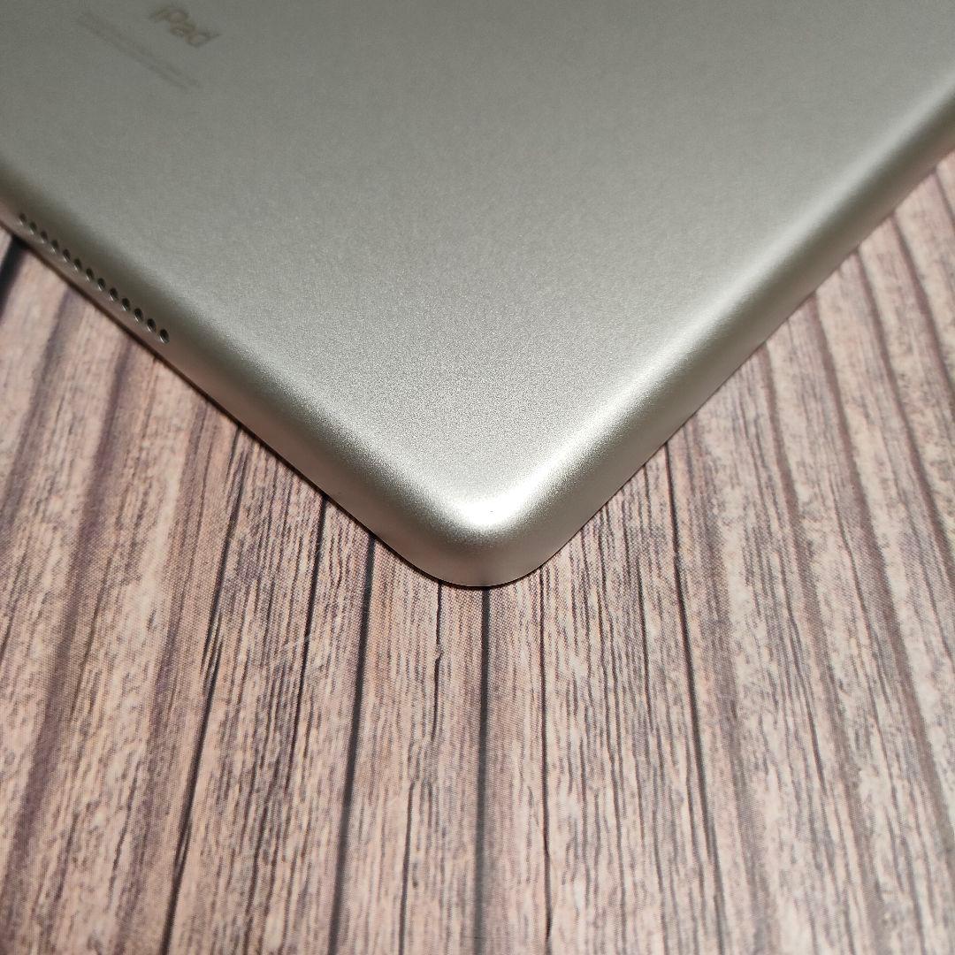 iPad 第8世代 32GB シルバー 美品