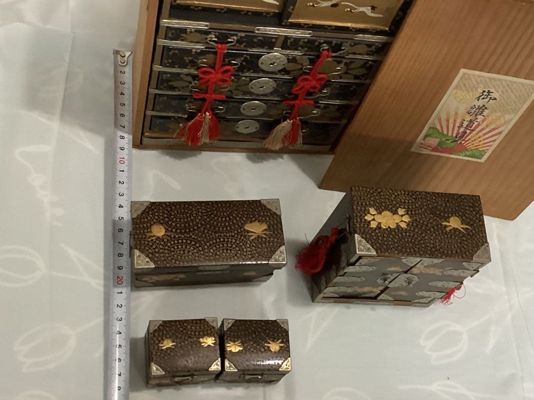 金彩蒔絵ミニチュアお雛道具　アンティーク収納箱セット 大・中・小