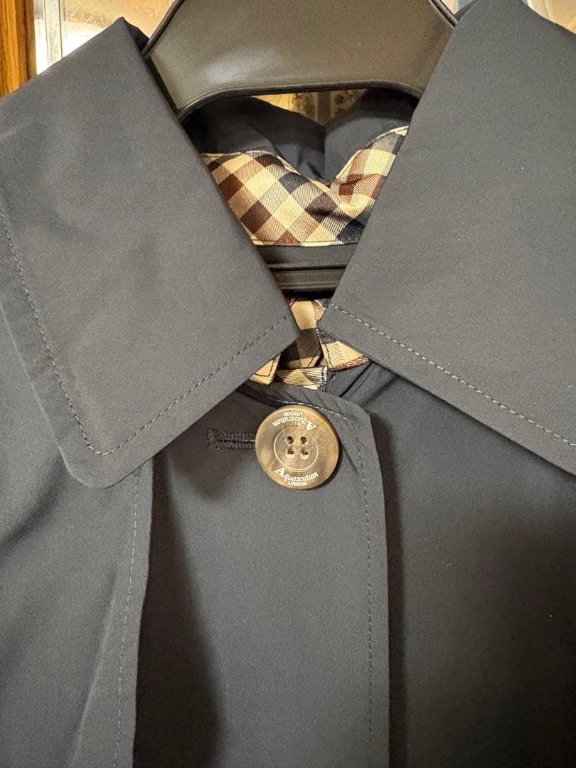 新品アクアスキュータム　レインコートL 定価20900円