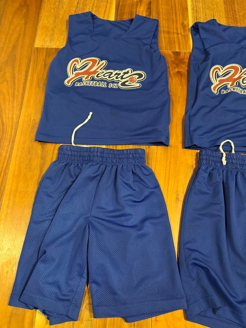 バスケットボールスクール　ハーツ　ユニフォーム130上下2セット