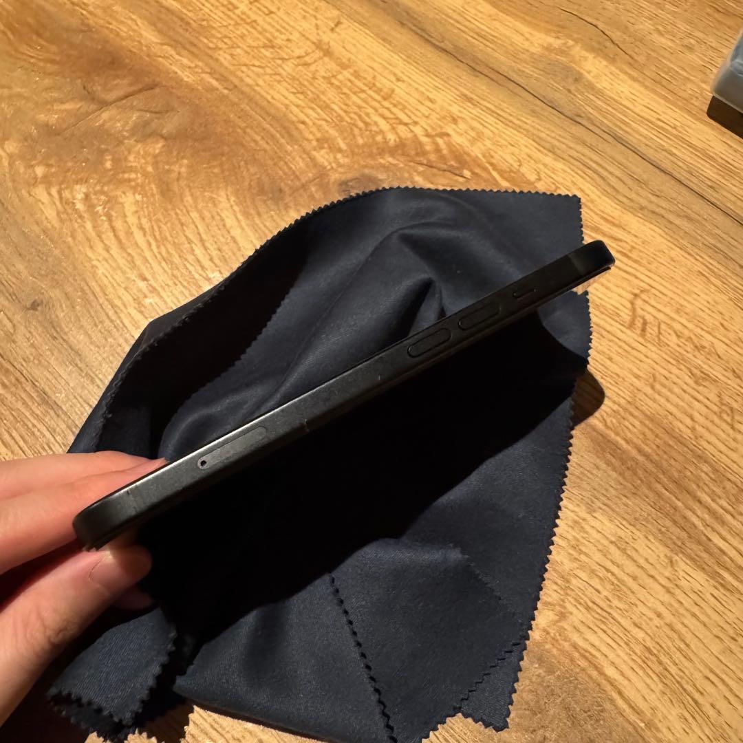 iPhone 15 ブラック 256GB SIMフリー 美品　おまけ付き