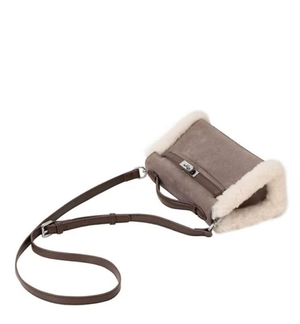 UGG スエードショルダーバッグ