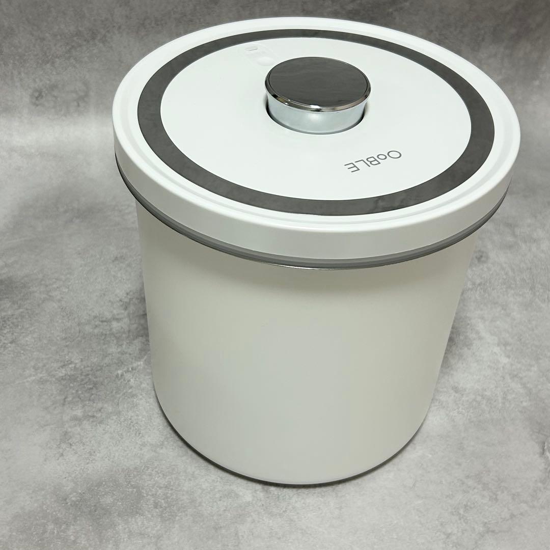 OoBLE（オーブル） 真空保存容器 ホワイト 13L