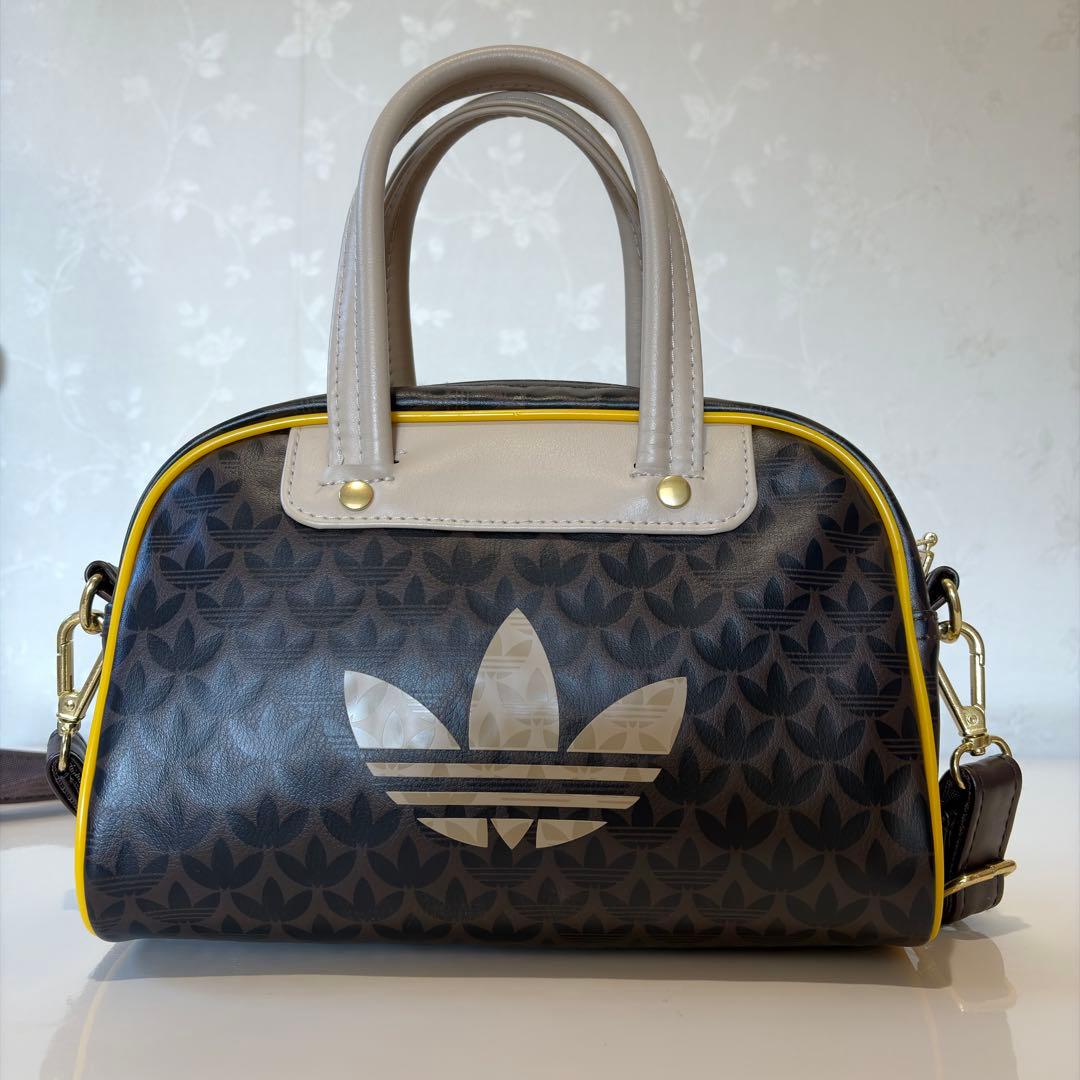 アディダス モノグラム ミニ ボウリングバッグ トレフォイル ミニボストンバッグ