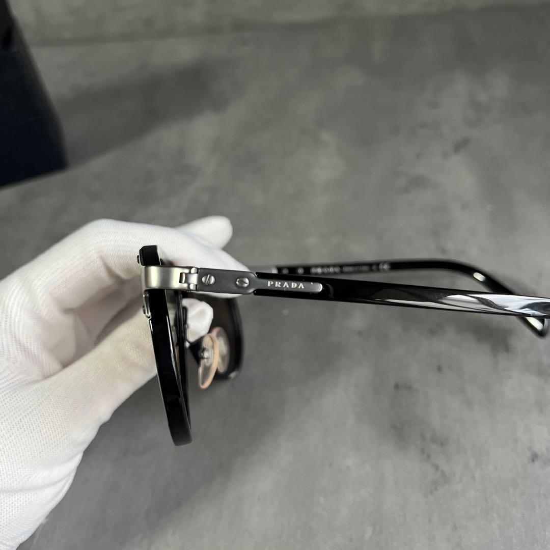 PRADA（プラダ）サングラス OPR 01TS 黒　ブラック