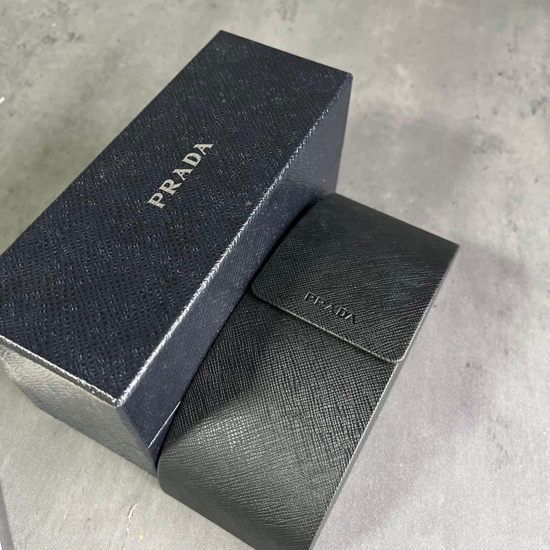 PRADA（プラダ）サングラス OPR 01TS 黒　ブラック