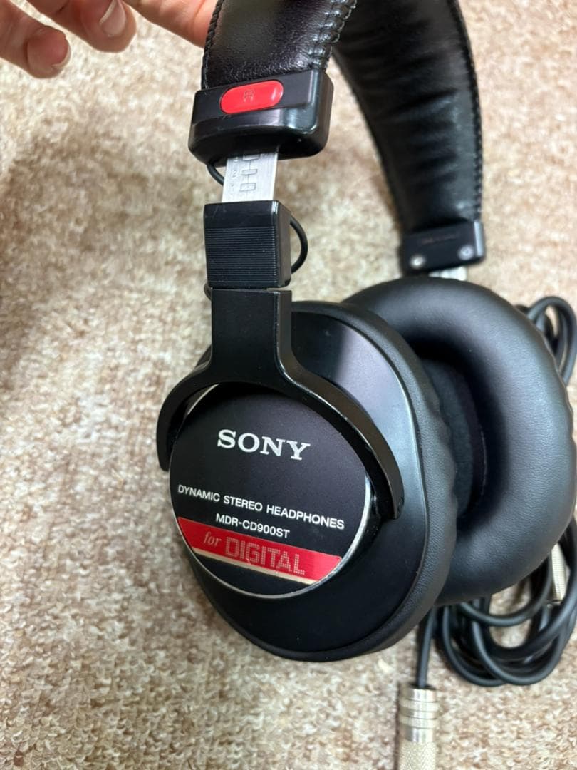 SONY 有線 密閉型スタジオモニターヘッドホン MDR-CD900ST