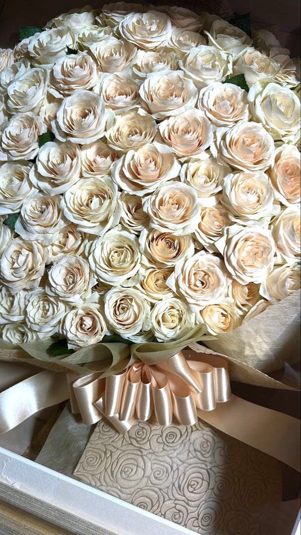 プリザーブドローズ ラウンドブーケ