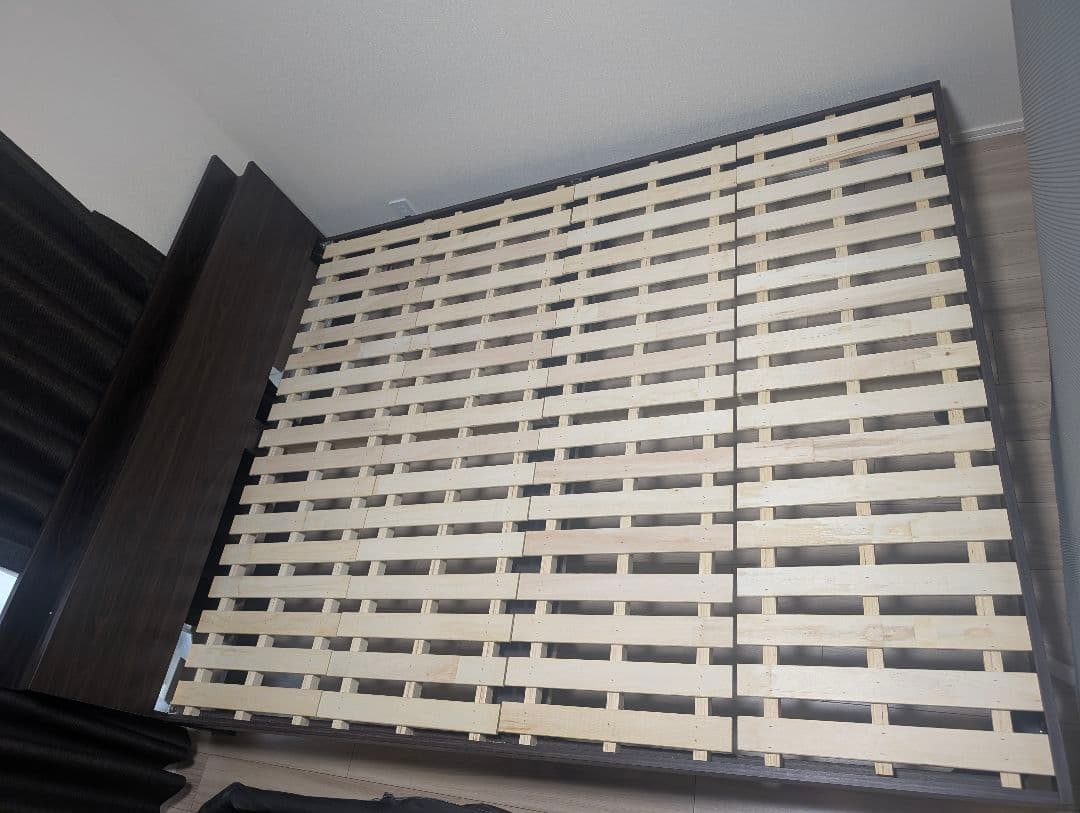 木製クイーンベッドフレーム ダークブラウン