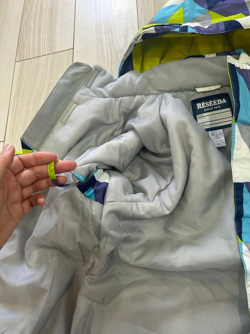 オンヨネ/RESEEDAの子ども用スキーウェア 幾何学模様