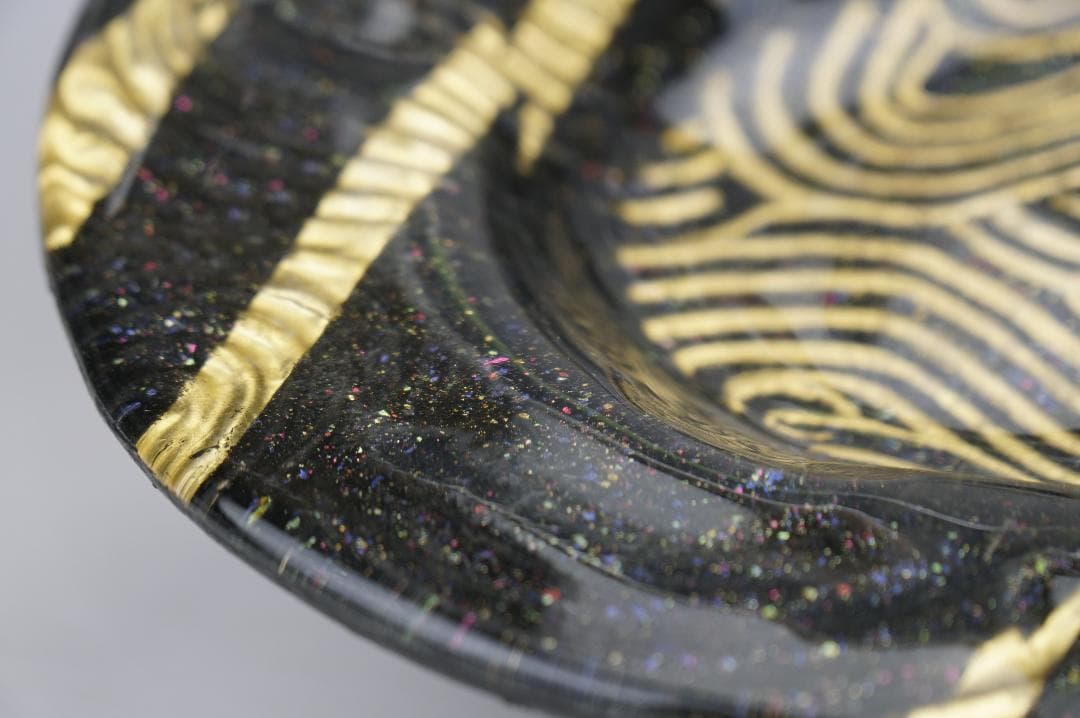 人気陶芸家　益子焼　坂田甚内作　金彩深甚文円形大皿　直径26ｃｍ在銘陶器　美品