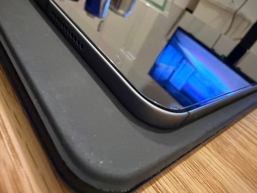 ユキ　iPad Pro 第5世代　magic keyboard付