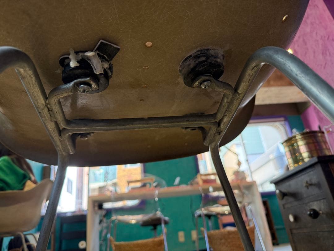 50〜60年代 イームズ Herman Millerアームシェル FRP 要修繕