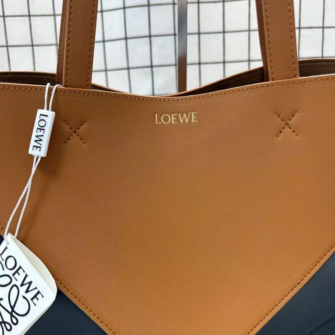 LOEWE　ショルダーバッグ