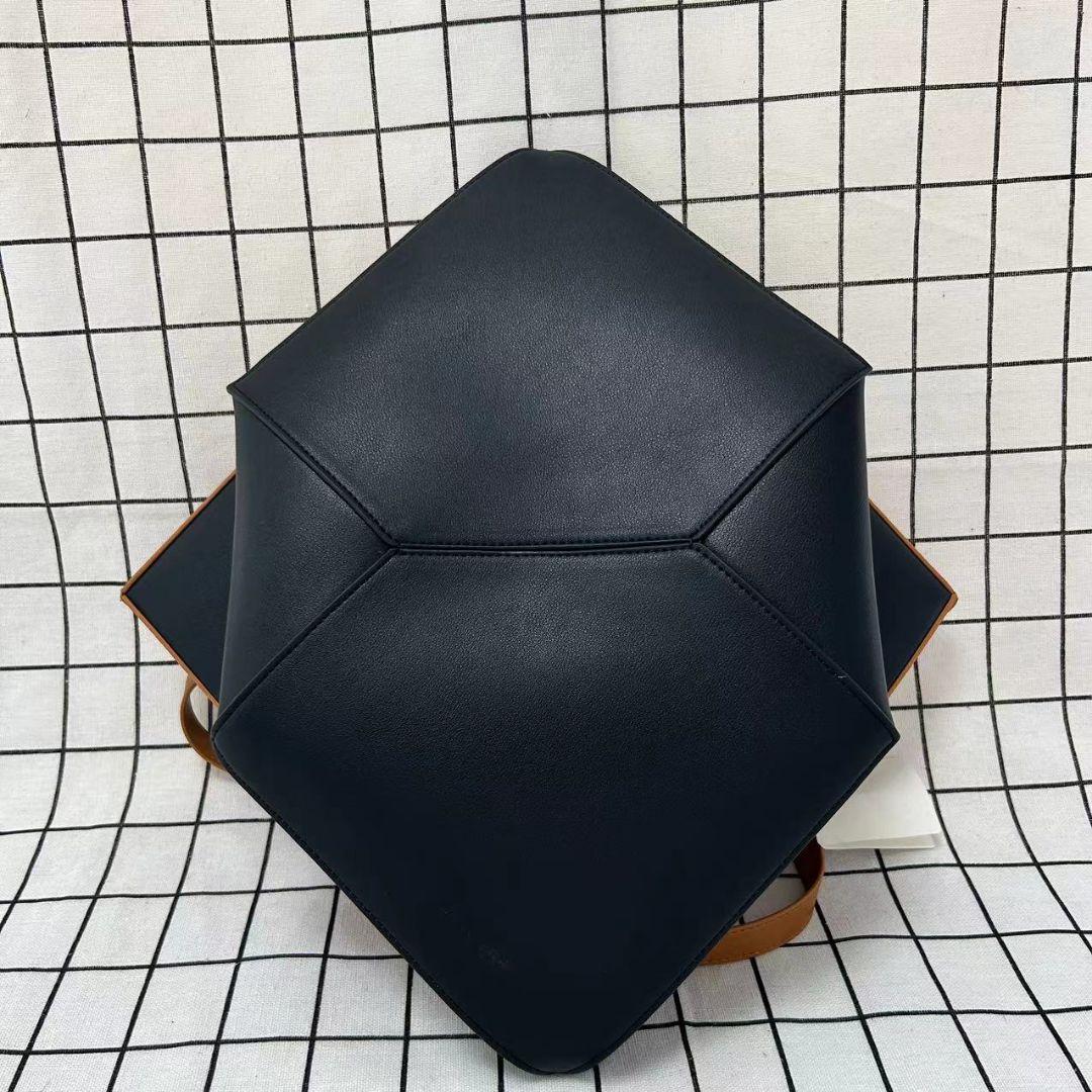 LOEWE　ショルダーバッグ