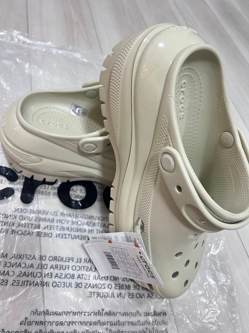 『新品』crocs クロックス　メガクラッシュ クロッグ　ボーン　厚底 24cm